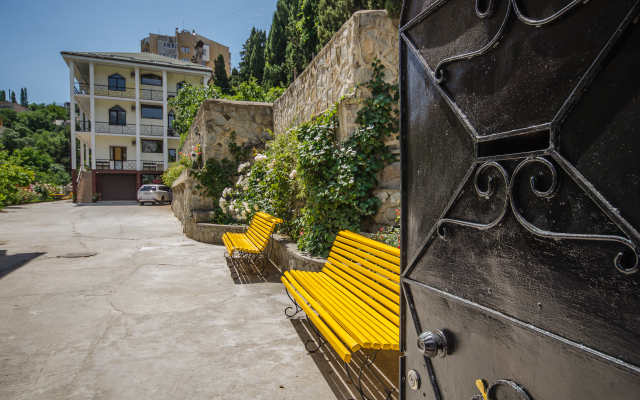 Karina Guest house