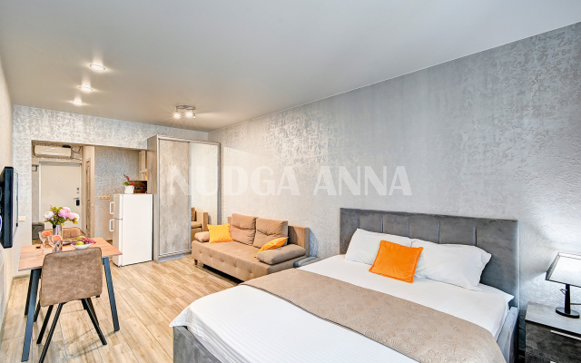 Uyutnye  MorskayaSimfonya-2 s balkonom, vannoj, bassejnom na territorii ZhK Apartament