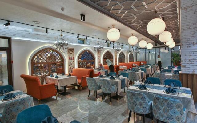 Paradise Plaza Luxury Hotel
