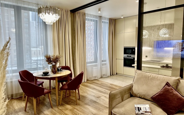 Dizaynerskiy 2-kh komnatny lyuks Flat