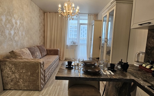 Квартира на Хрустальногорской 93