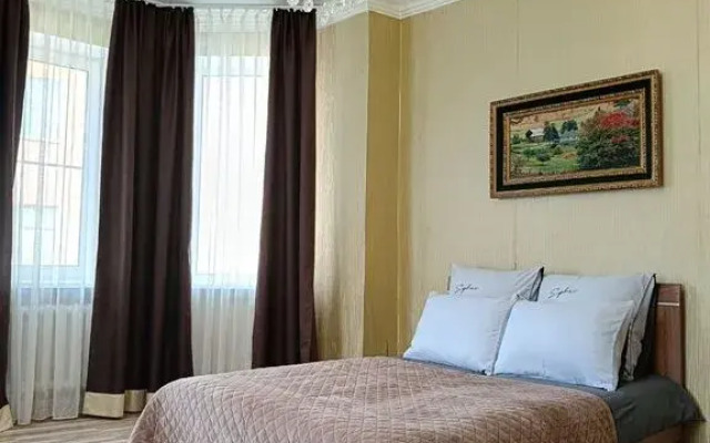 Dvushka Ryadom S Tts Yarmarka I Vokzalom Flat