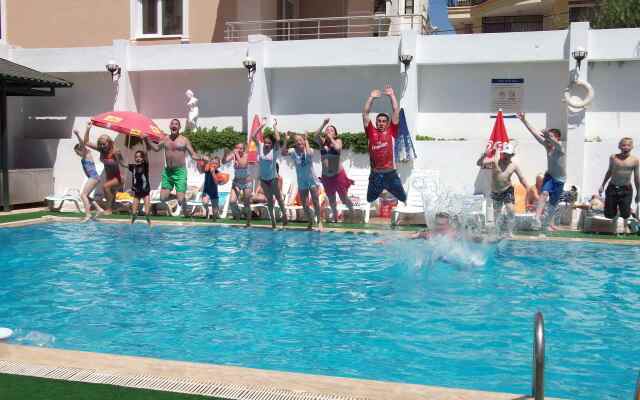 Tuntas Suites Altinkum Apart-Hotel