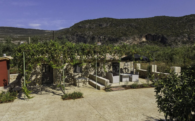 Olive Grove by the Sea Kardamyli Private house