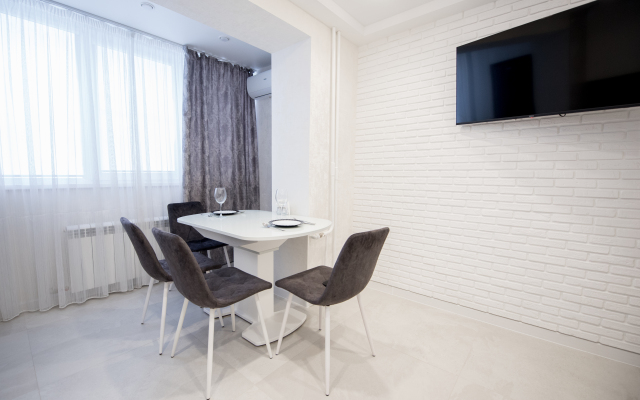 Апартаменты Smile Apartments с Новым Ремонтом Рядом с ОДКБ