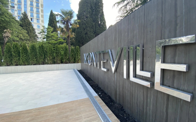 Апартаменты в отеле с подогреваемым бассейном