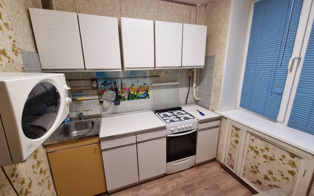 Vozle metro Khoroshyovo i Narodnoye opolchenie Apartments
