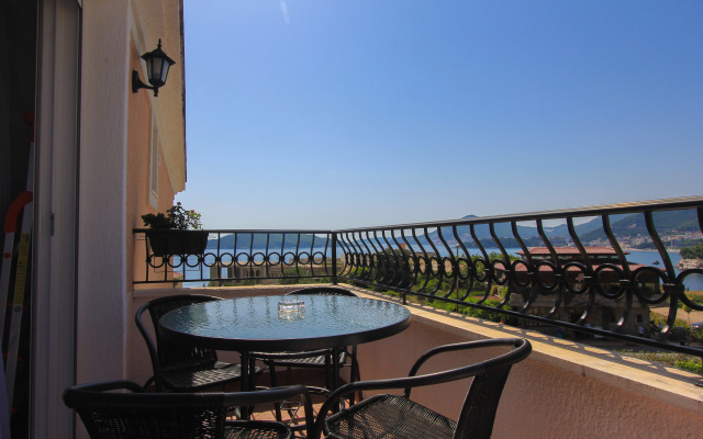 Amazing Sea View Kamenovo Apartments