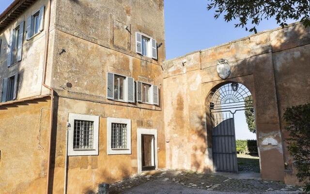 Castello Del Duca Hotel