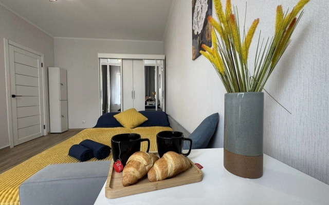 Na Ulitse Nikolaya Ostrovskogo 195/4 Flat