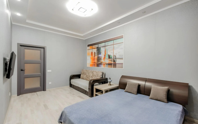 V Tsentre Goroda U Chashi Flat