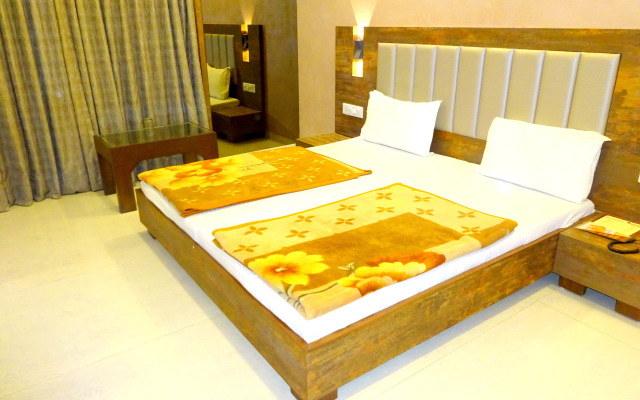 Отель Sunrise Palace by Sky Stays