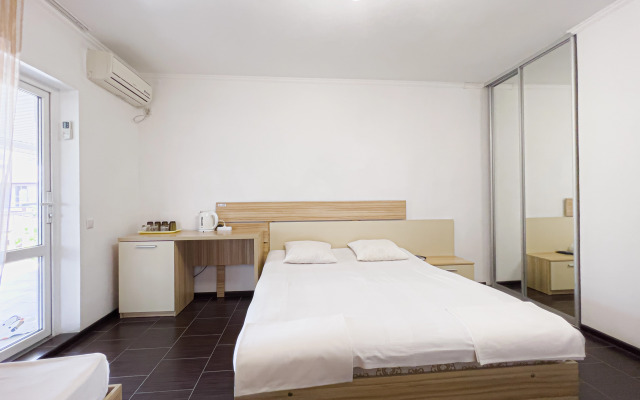 Delfin na Chernomorskoy Guest House