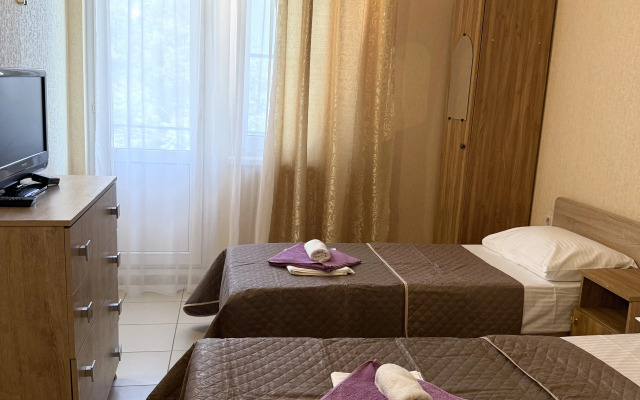 Yakor Hotel