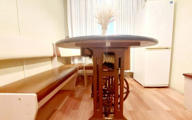 V Tsentre Srednevekovyya Flat