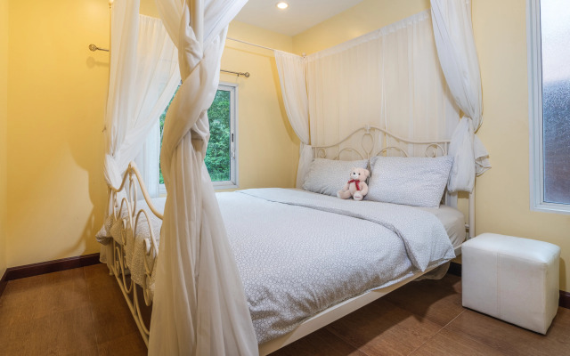 Mountain View near Beach with Terrace & Pool Villa