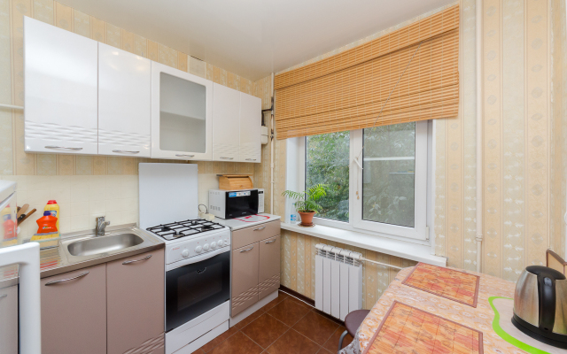 On Leningradskaya 8 Flat
