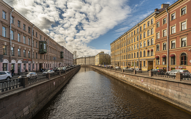 Na Naberezhnoy Kanala Griboyedova Apartments