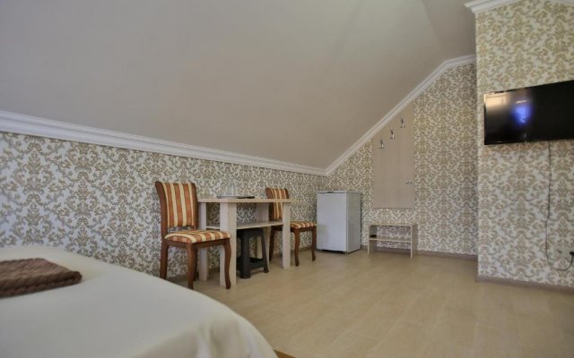 Dana Hotel