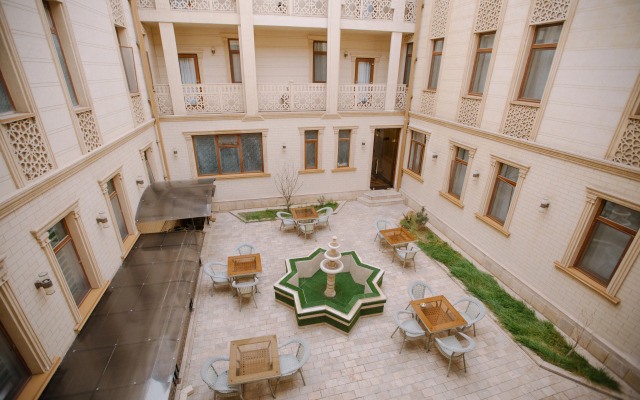 Hotel Dendi Plaza