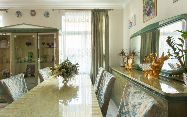 v TSentre Ampir Apartments