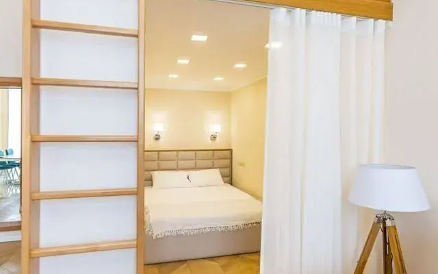 Апартаменты нa пeрвой беpeгoвoй линии в ЖК Изумрудный Гоpoд