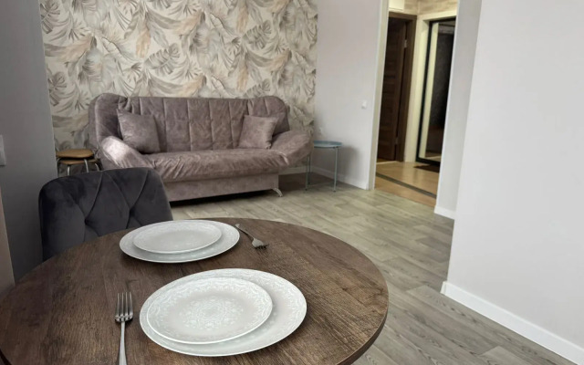 Tryokhkomnatnaya Flat