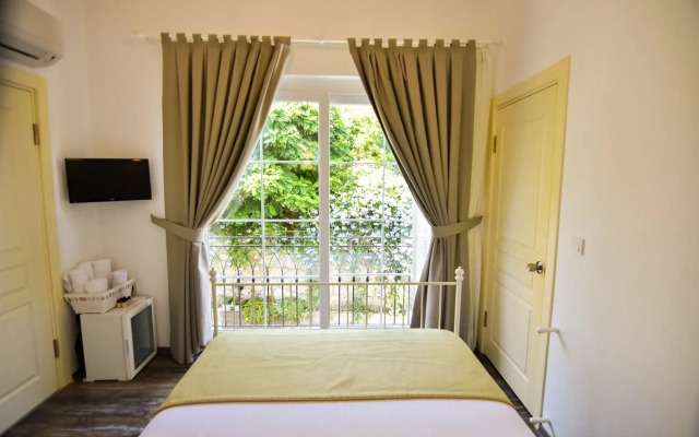 Faro Alacati Hotel