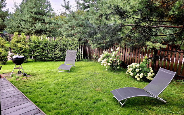 Na Lugovom 42m u reki v centre Zvenigoroda Private House