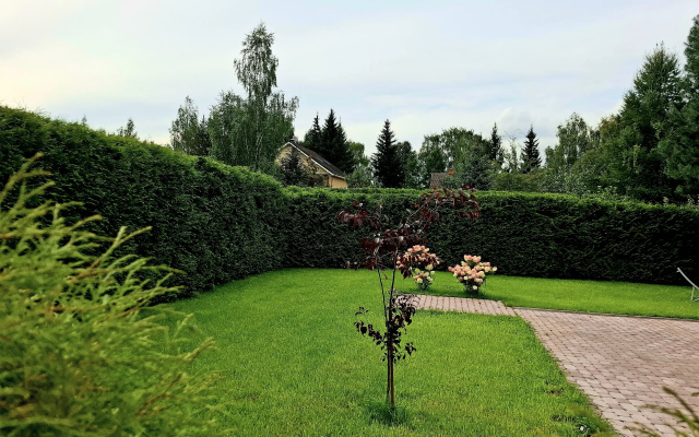 Castnyj dom na Lugovom 40m u reki v centre Zvenigoroda