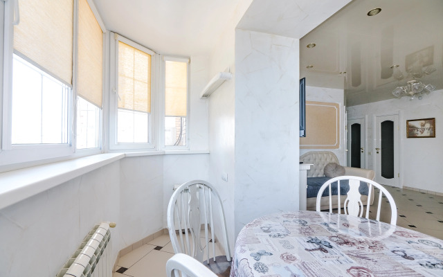 Ulitsa Zeyskaya 283 Flat