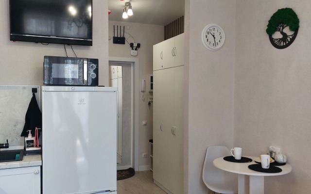 Uyutnaya Studiya S Terrasoy V Zhk Kholidej Khaus Flat