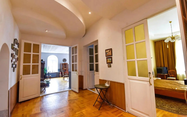 V Starinnoy Usadybe Flat
