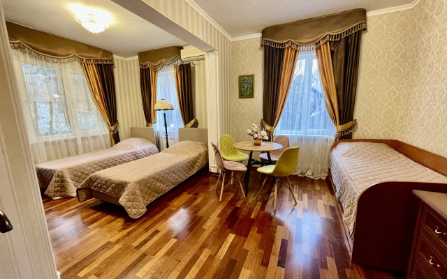 2-Kh Komnatnaya v Tsentre Goroda Flat