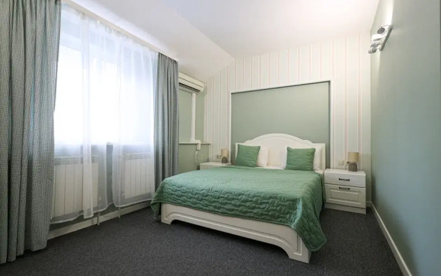 Hotel Monarkh