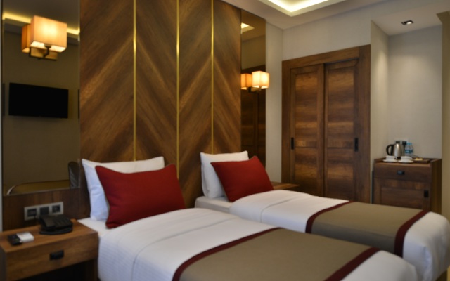 Celine Taxim Hotel