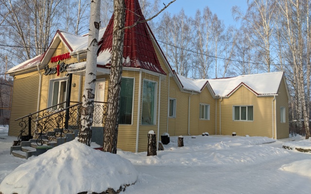 Rucheek Hotel