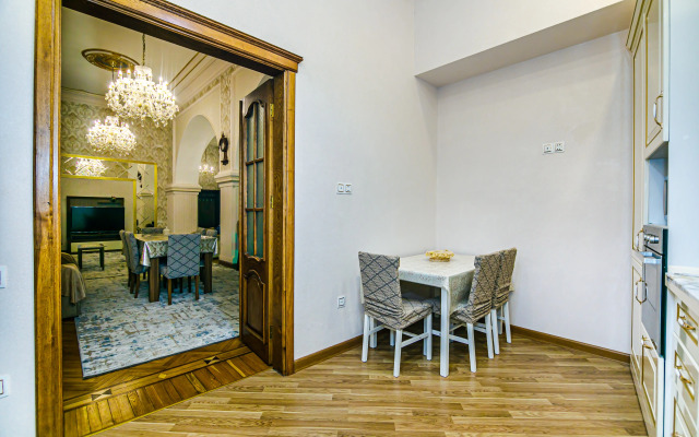 Premium at Nizami Street on Targovi Apartments