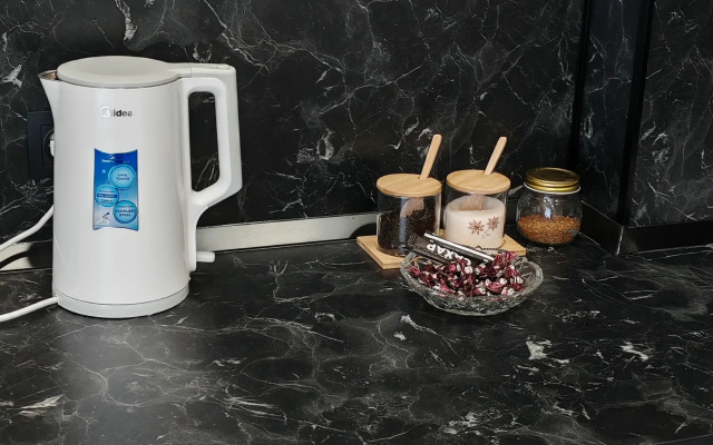 Novaya kvartira s dizaynerskim remontom Flat