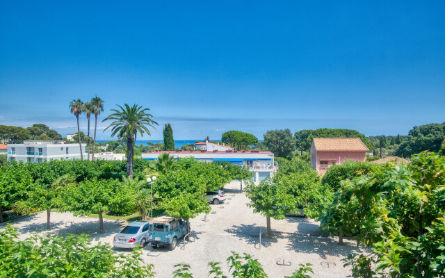 Luxurious 2BD W/seaview In Cap D'antibes Apartments