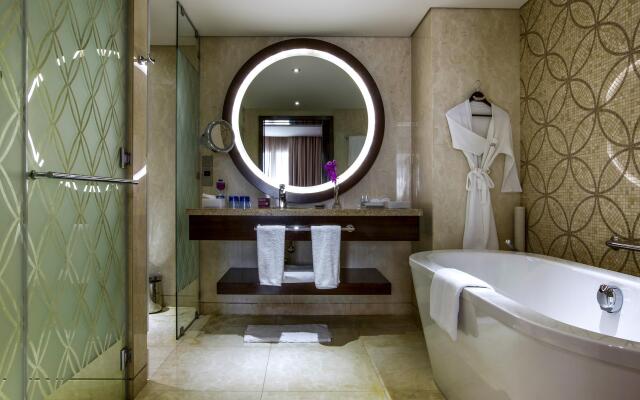Crowne Plaza Dubai - Deira, an IHG Hotel