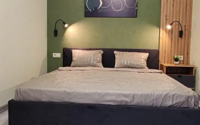 Premium Flat
