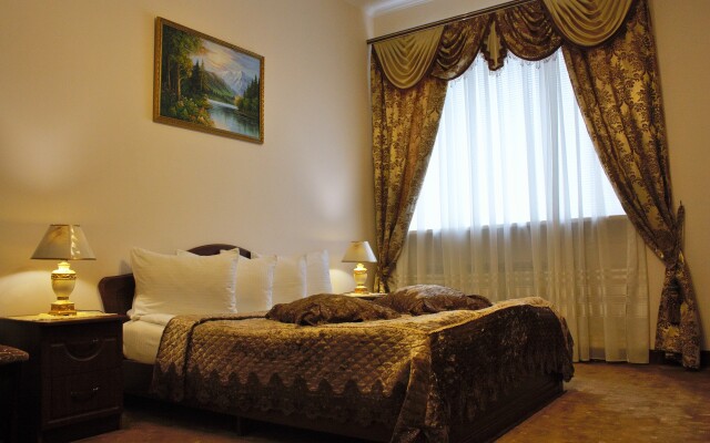 Korona Hotel