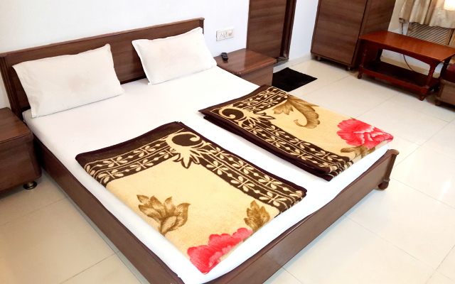 Отель Sunrise Palace by Sky Stays