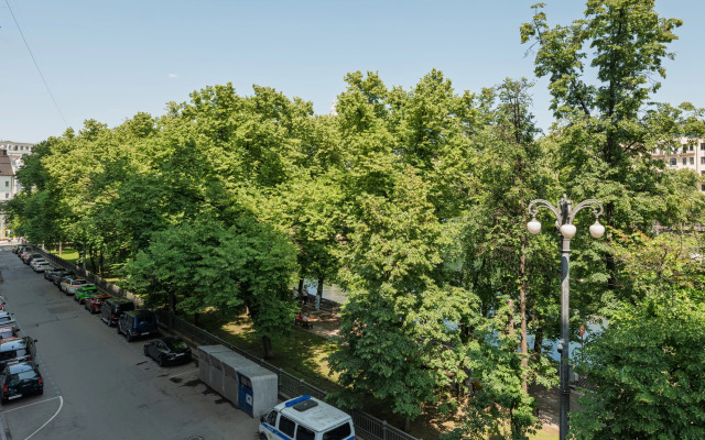 GM with a view of Patriarch Ponds Apartments