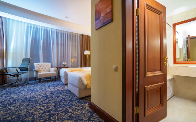 Hotel Ramada by Wyndham Almaty