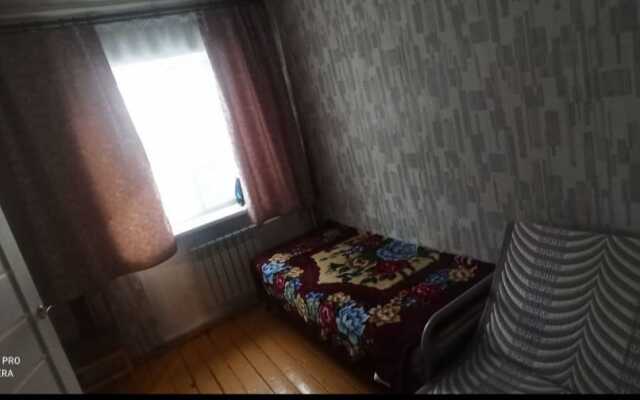 Oktyabryskaya 20/42 Apartments