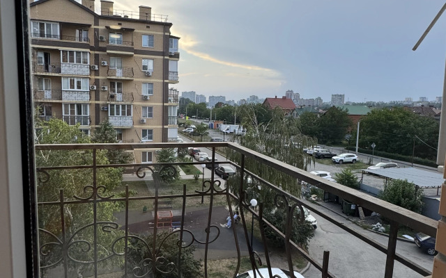 Studiya S Dizaynerskim Remontom Flat