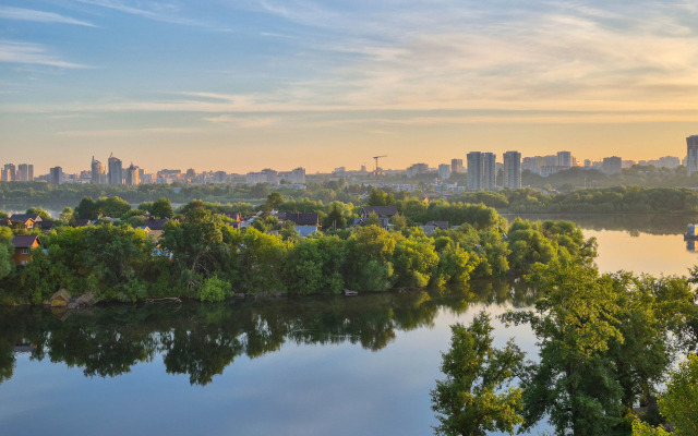 Studiya s panoramnym vidom na ozero Set Yokhoum Flat