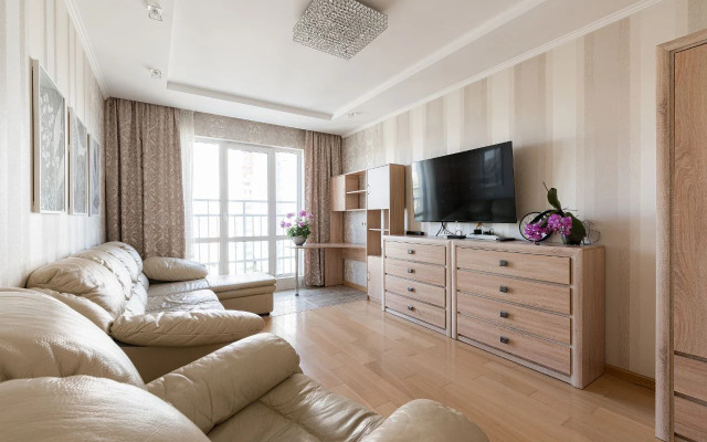 Апартаменты возле метро Автозаводская. 4 станции до центра. Парковка.